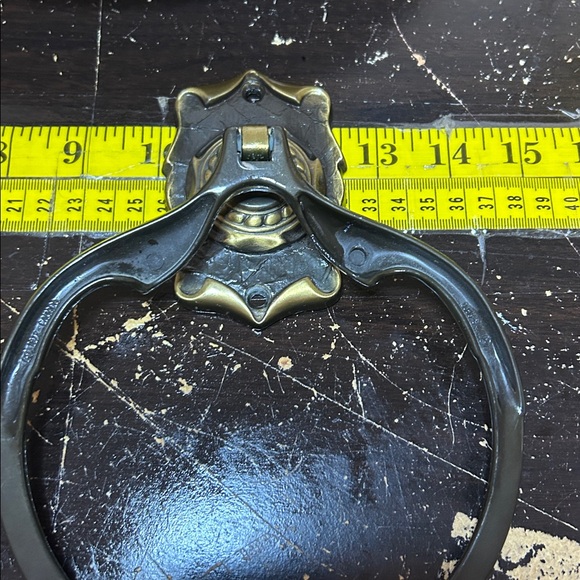 Vintage ornate metal bathroom hardware set toilet paper holder towel rings 1972 - Picture 8 of 9